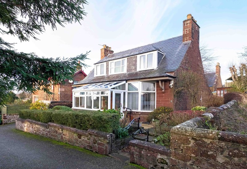 Traditional four-bedroom Kirriemuir family home